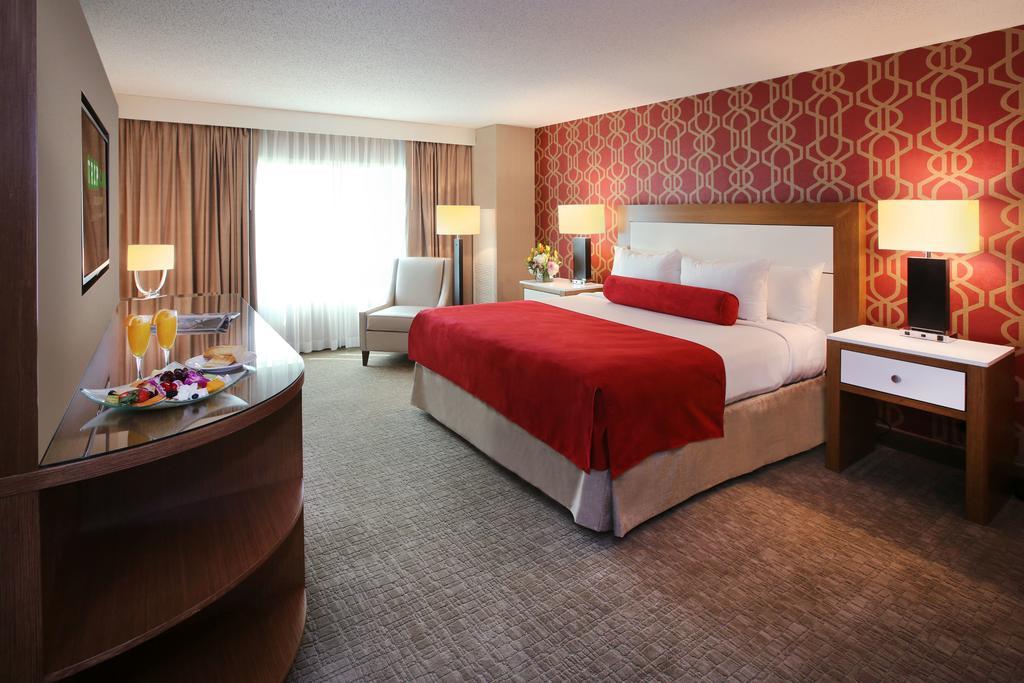 Tropicana Casino And Resort Atlantic City Exteriör bild A guest room at the Renaissance Austin