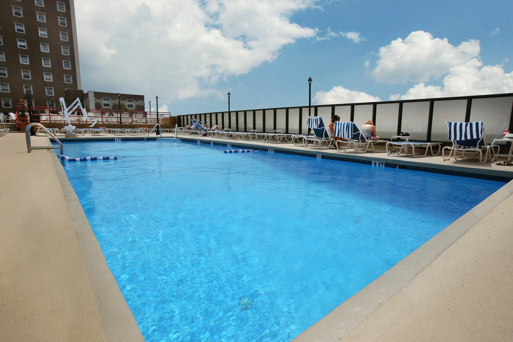 Tropicana Casino And Resort Atlantic City Exteriör bild Swimming pool